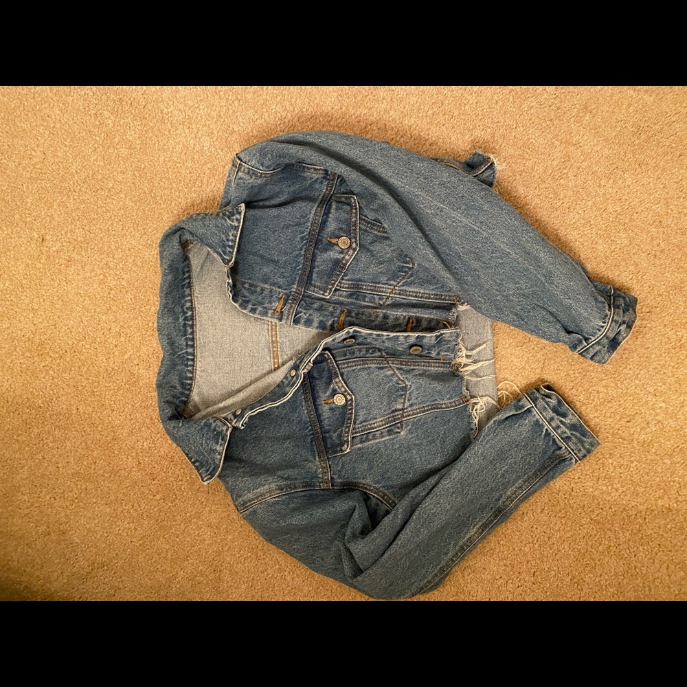 Brandy Melville cropped denim jacket